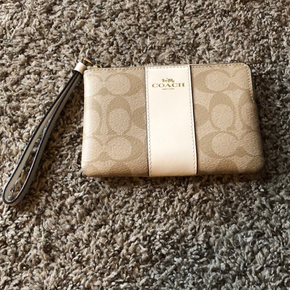 Small Coach Wristlet